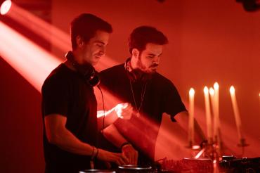 Peplos Episode III — The Red Ball