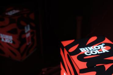 Peplos Episode III — The Red Ball